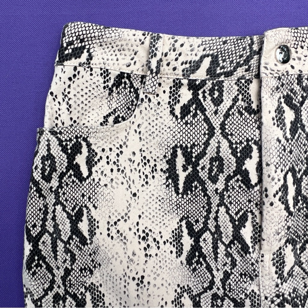 Superdown Isabella Snakeskin Mini Skirt - Picture 3 of 15